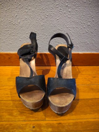 Sandalias de tacón negras