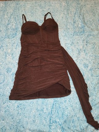 Vestido mini ajustado marrón