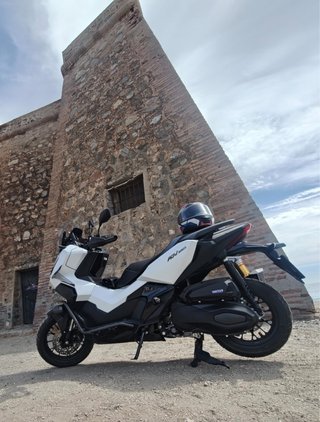 Honda ADV 350 Maxi-Scooter