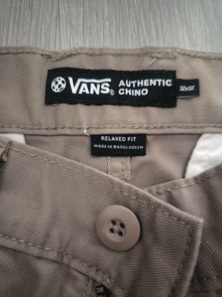 Pantalones Vans Authentic Chino Beige