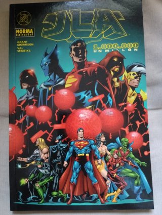 Tomo JLA Un Millón de Grant Morrison (Norma)