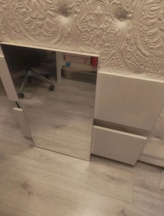 Espejo decorativo plateado y blanco