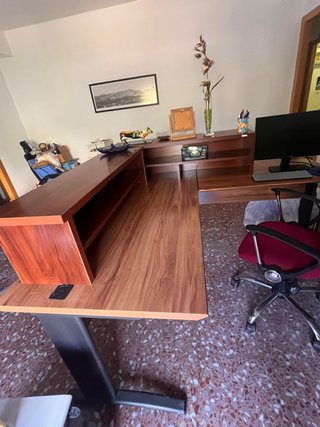 Mesa de oficina en L