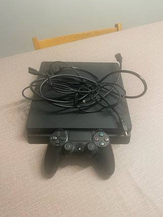 PS4 (PlayStation 4) Negra + Mando + Juegos