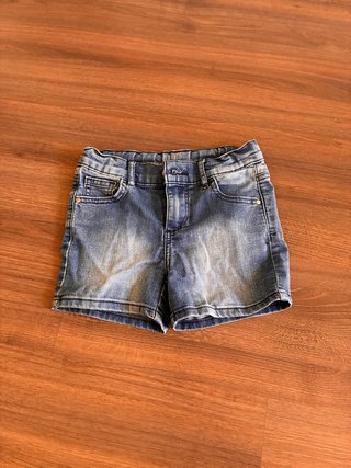 Pantalón corto vaquero Guess talla 7