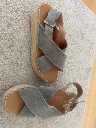 Sandalias de Ante y Esparto Gris, estilo alpargata