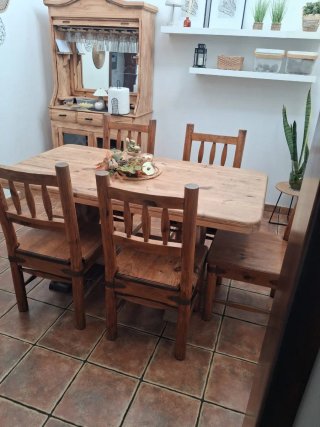 Mesa de comedor y 6 sillas de madera de roble
