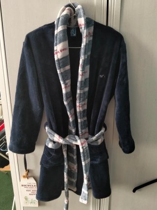 Bata de niño azul y blanca para invierno