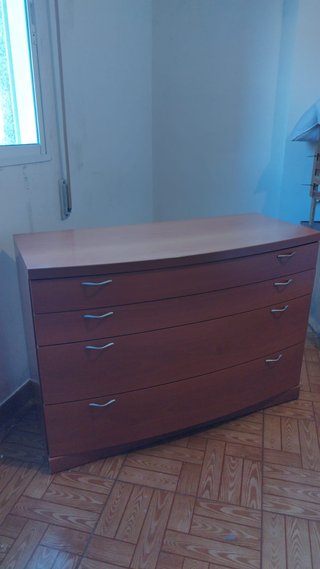 Cómoda de madera