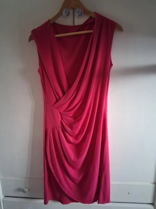 Vestido Fucsia Drapeado Corto
