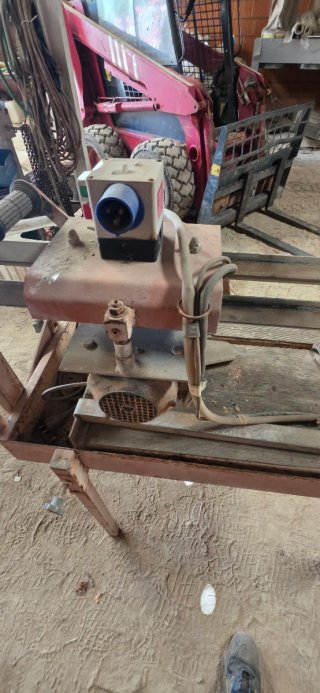 Máquina de cortar ladrillos con agua