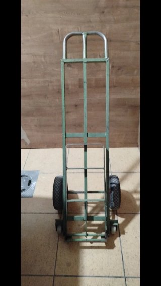 Carretilla metálica para transporte de mercancía