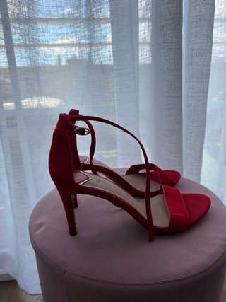 Sandalias de tacón rojas Stradivarius