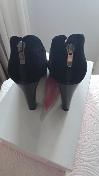 Zapatos de ante negro Magrit talla 38