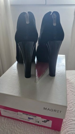 Zapatos de ante negro Magrit talla 38