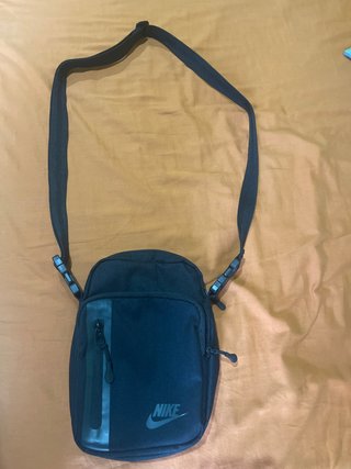 Bandolera Nike Tech Negra