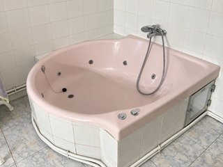 Bañera Hidromasaje Rosa con Motor