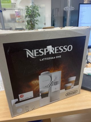 Cafetera Nespresso De'Longhi Lattissima One
