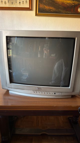 Televisor LG Vintage Plata