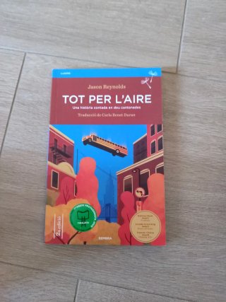 Tot per l'aire: una història contada en deu can...