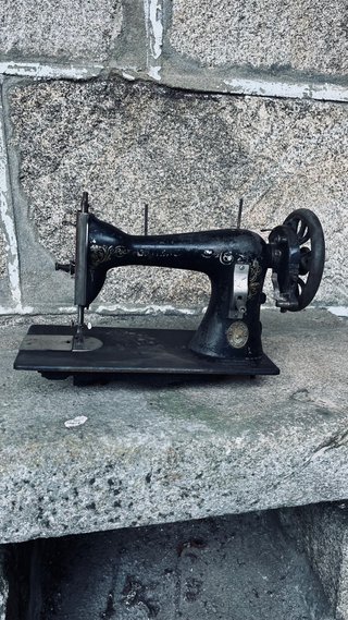 Máquina de coser antigua