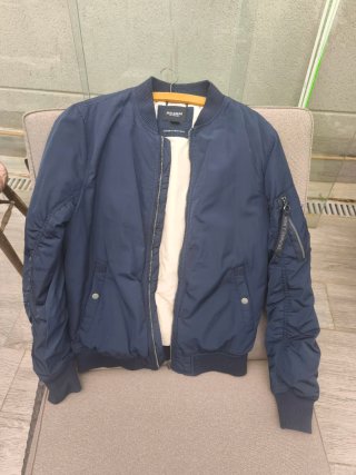 Chaqueta bomber Pull&Bear azul