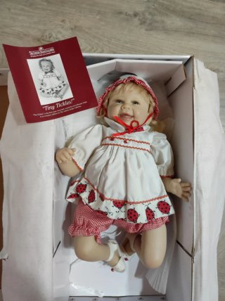 Bambola da collezione Tiny Tickles
