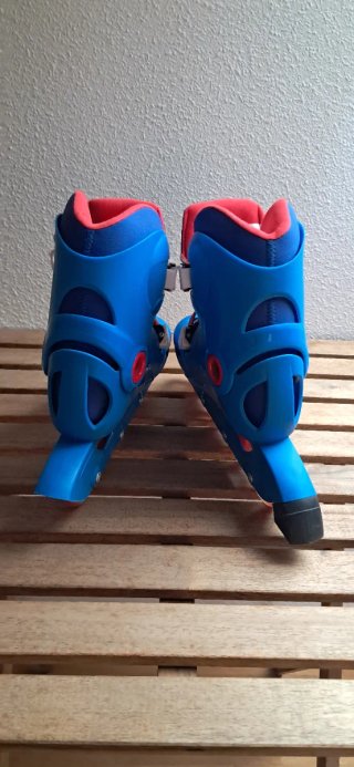 Patines Oxelo Play 3 + protecciones + bolsa.
