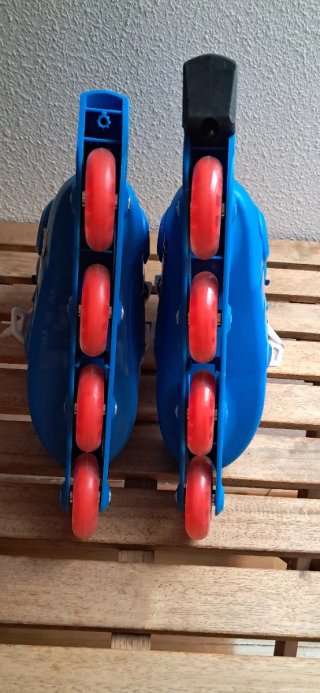 Patines Oxelo Play 3 + protecciones + bolsa.