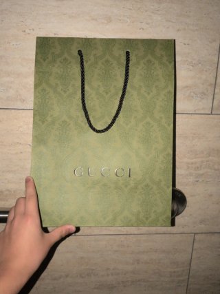 Bolsa de cartón Gucci verde