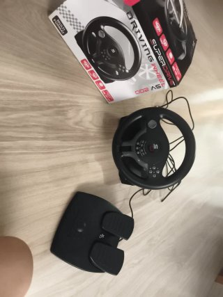 Volante Superdrive SV 200 con Pedales