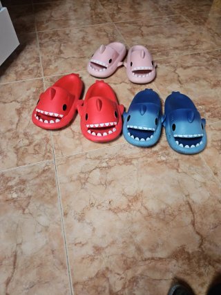 Pack 3 Pares Chanclas Tiburón 3 por 15 € o 1 par 5