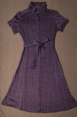 Abito midi con stampa geometrica