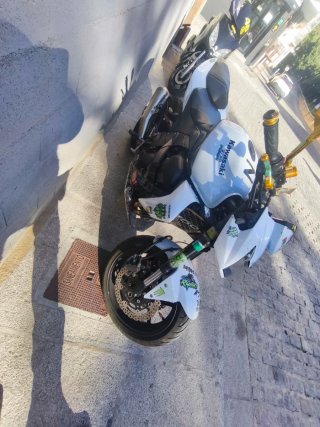 Kawasaki Z750 (2010) -60000km ( O cambio por XJ6)