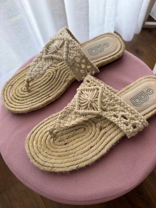 Sandalias Planas de Macramé Beige