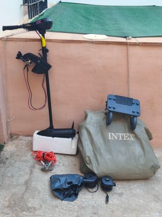 Motor fueraborda eléctrico 800W + Barca Intex