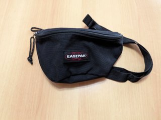 Riñonera Eastpak Negra