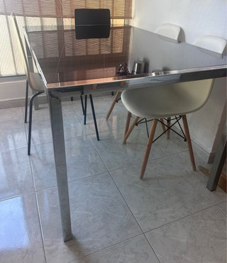Mesa de Comedor Cristal y Metal