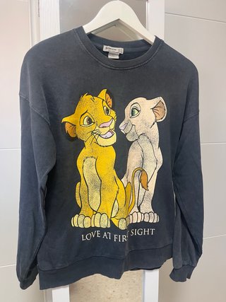 Sudadera Stradivarius Rey León S