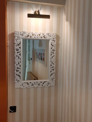 Espejo de Pared con Marco de Madera Tallada