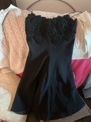 Vestido negro con encaje