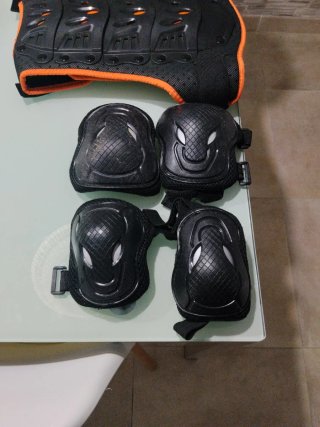 Set de Casco y Protecciones Infantil