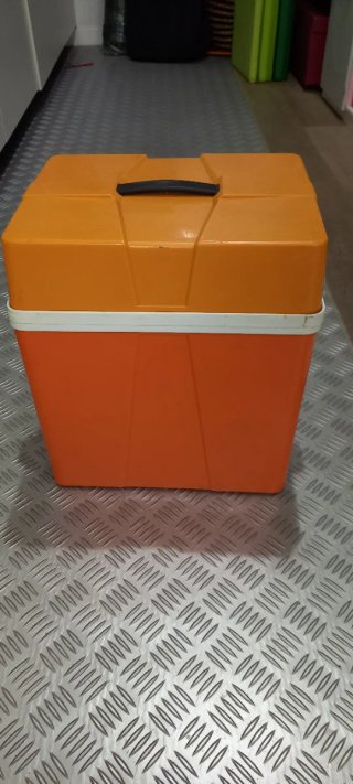 Nevera Portátil Vintage Años 80 Naranja