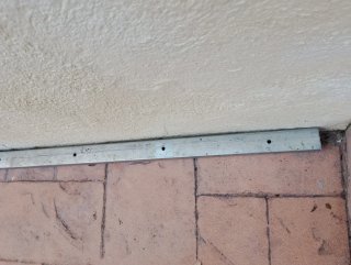 Guía Klein K150/300 para puerta corredera.