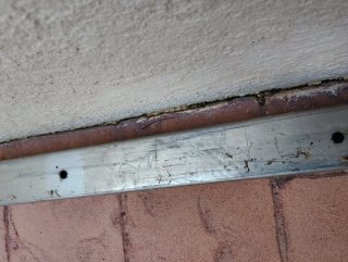 Guía Klein K150/300 para puerta corredera.