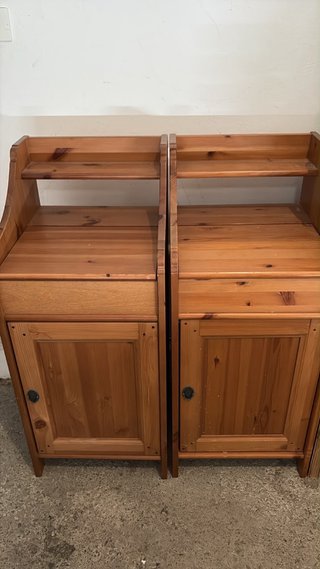 Set de 2 Mesas de Noche de Madera