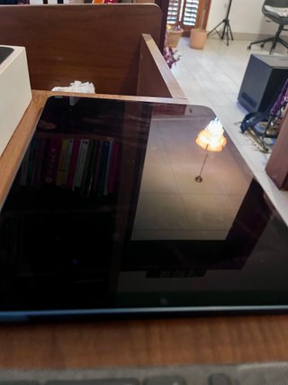 iPad Air 5 M1 64GB + Logitech Combo Touch