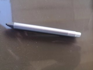 Tablet Lenovo con tastiera e pen