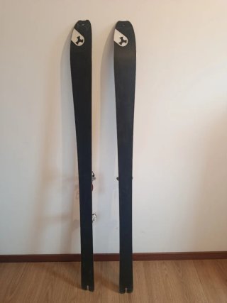 Esquís de travesía 164 cm, 70 de patín.