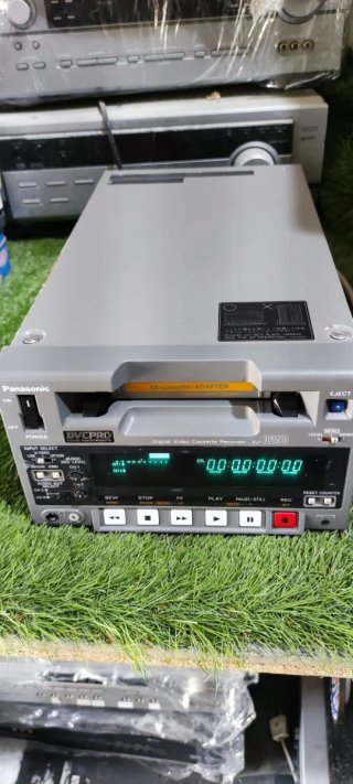 Panasonic AJ-D250E DVCPRO Digital VTR - Broadcast